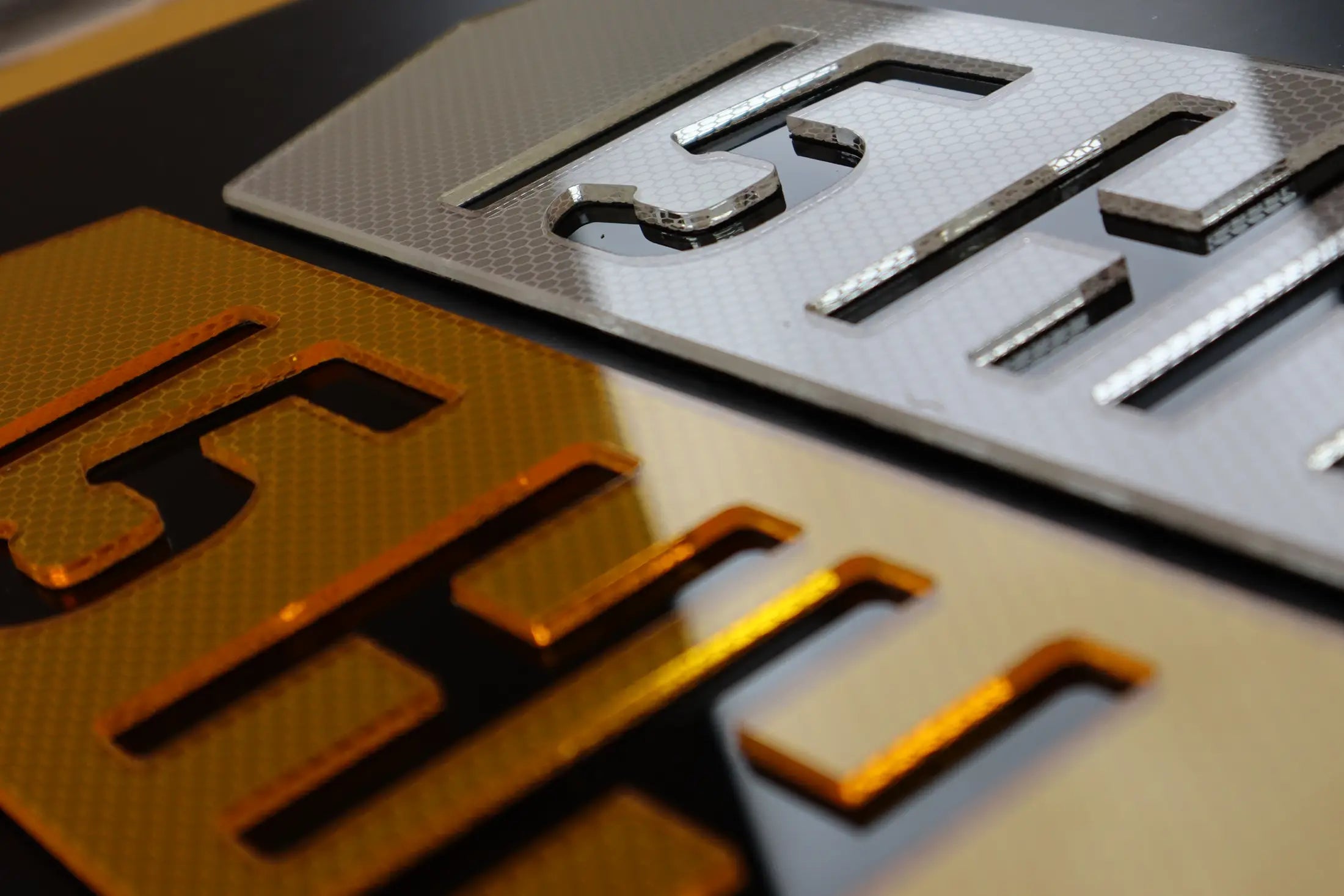 Short Hex Show Plates with Reflective Honeycomb Backing for Lamborghini Huracan LB38