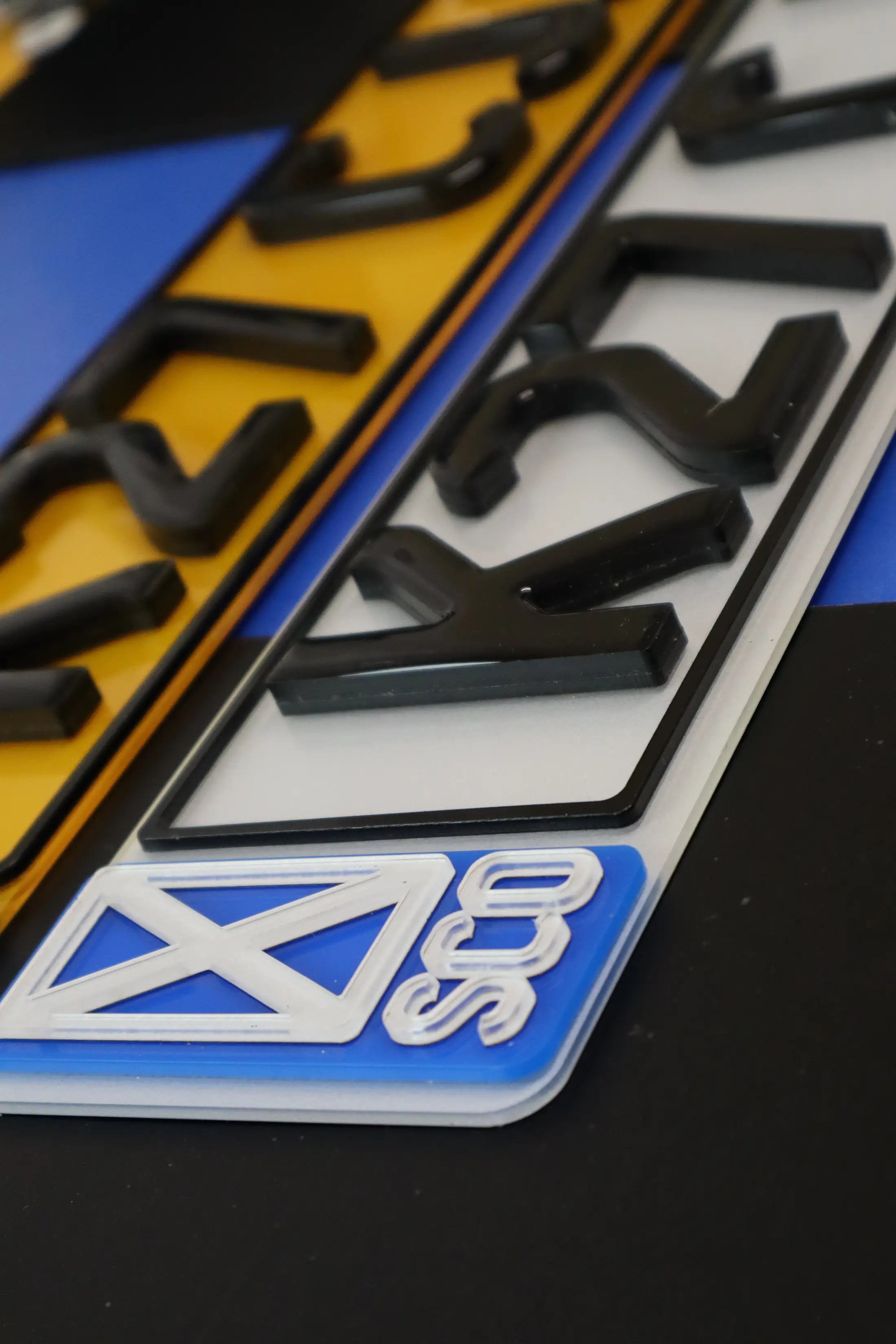 Scottish-Themed 4D Number Plates – Bold Borders & Badges LB40