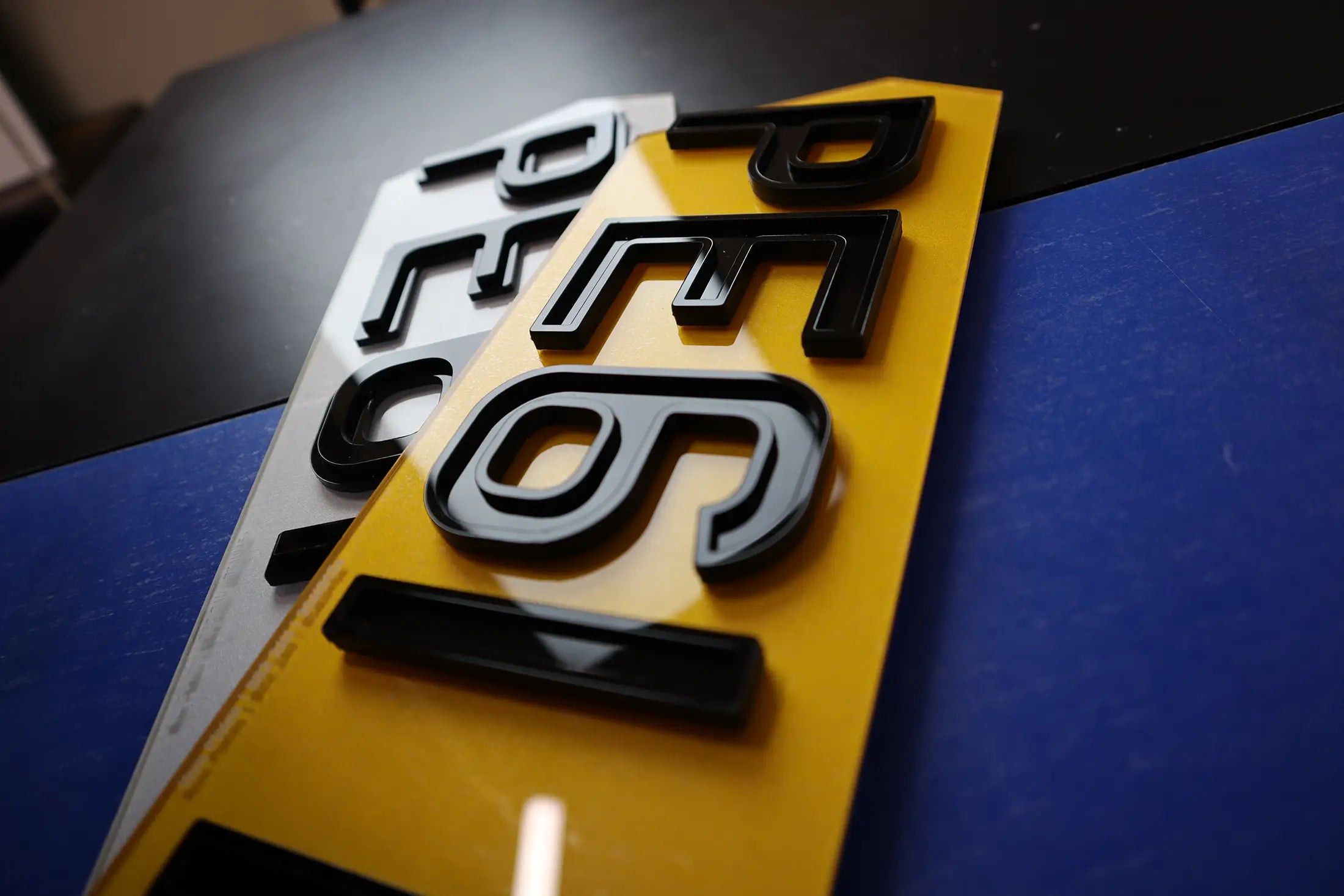 6mm Ghost & Pyramid Gloss Combo Hex Plate LB70