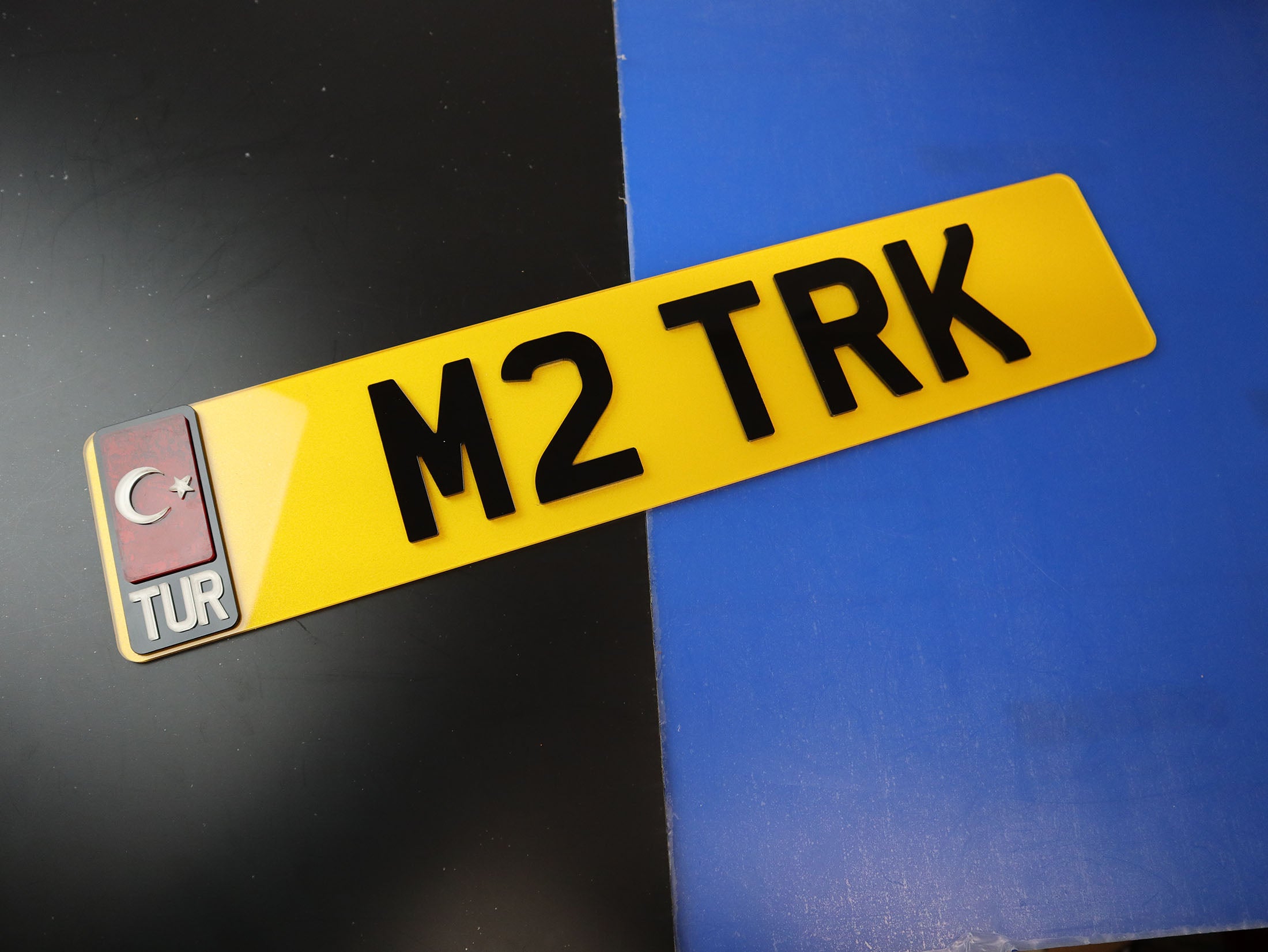 A Turkish Delight: Glossy 3D/4D Number Plates with Custom Flag LB08