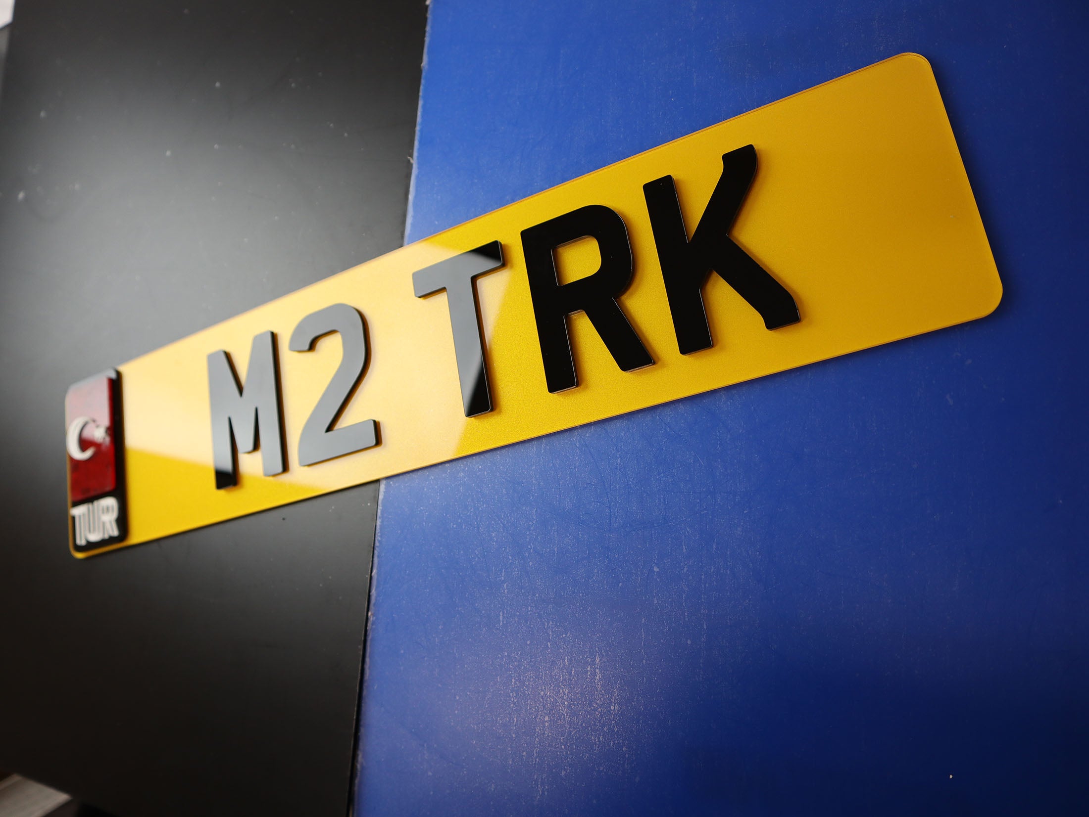 A Turkish Delight: Glossy 3D/4D Number Plates with Custom Flag LB08