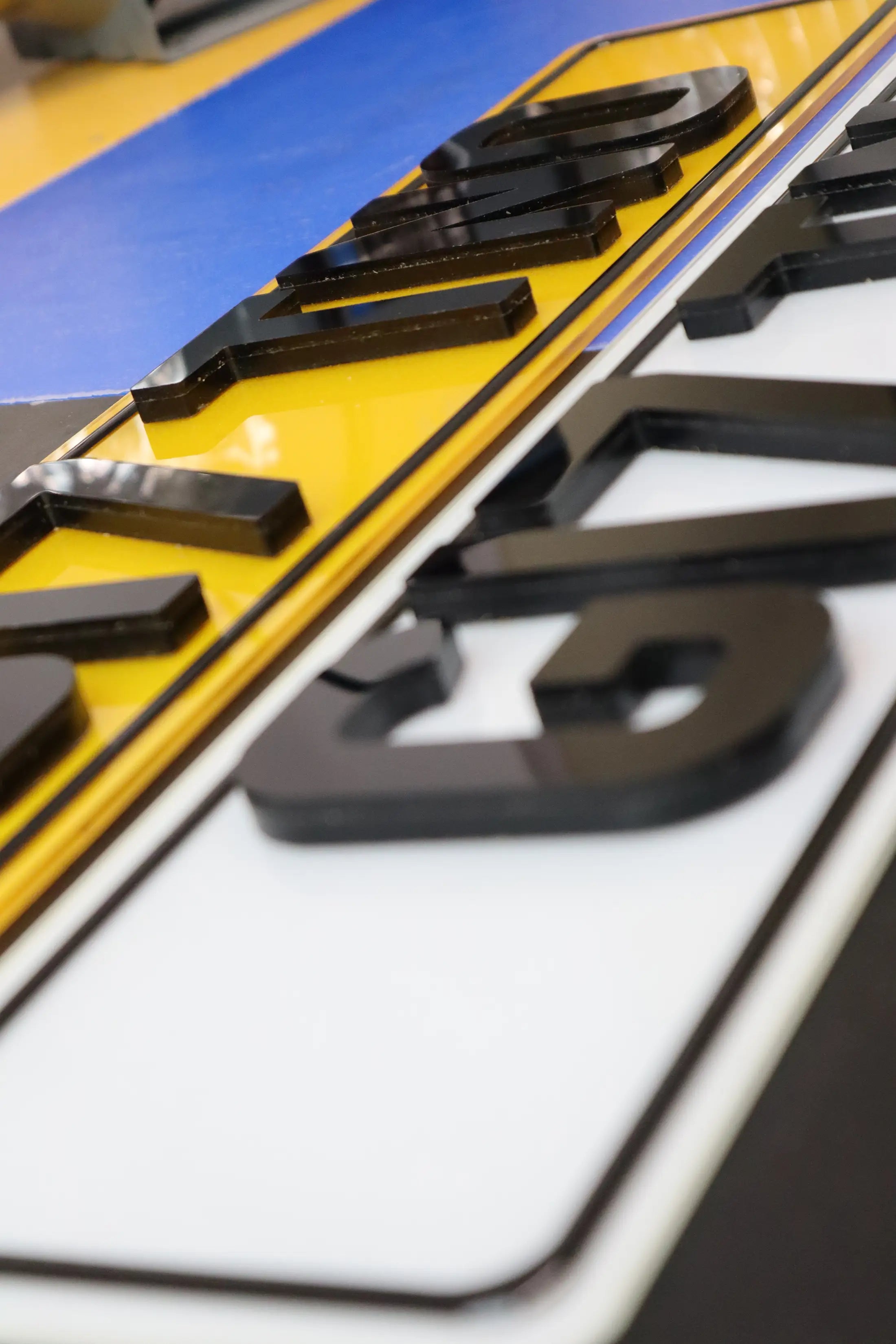 8mm Gloss Acrylic Lookbook Pair Exclusive Gel Border Plate LB52