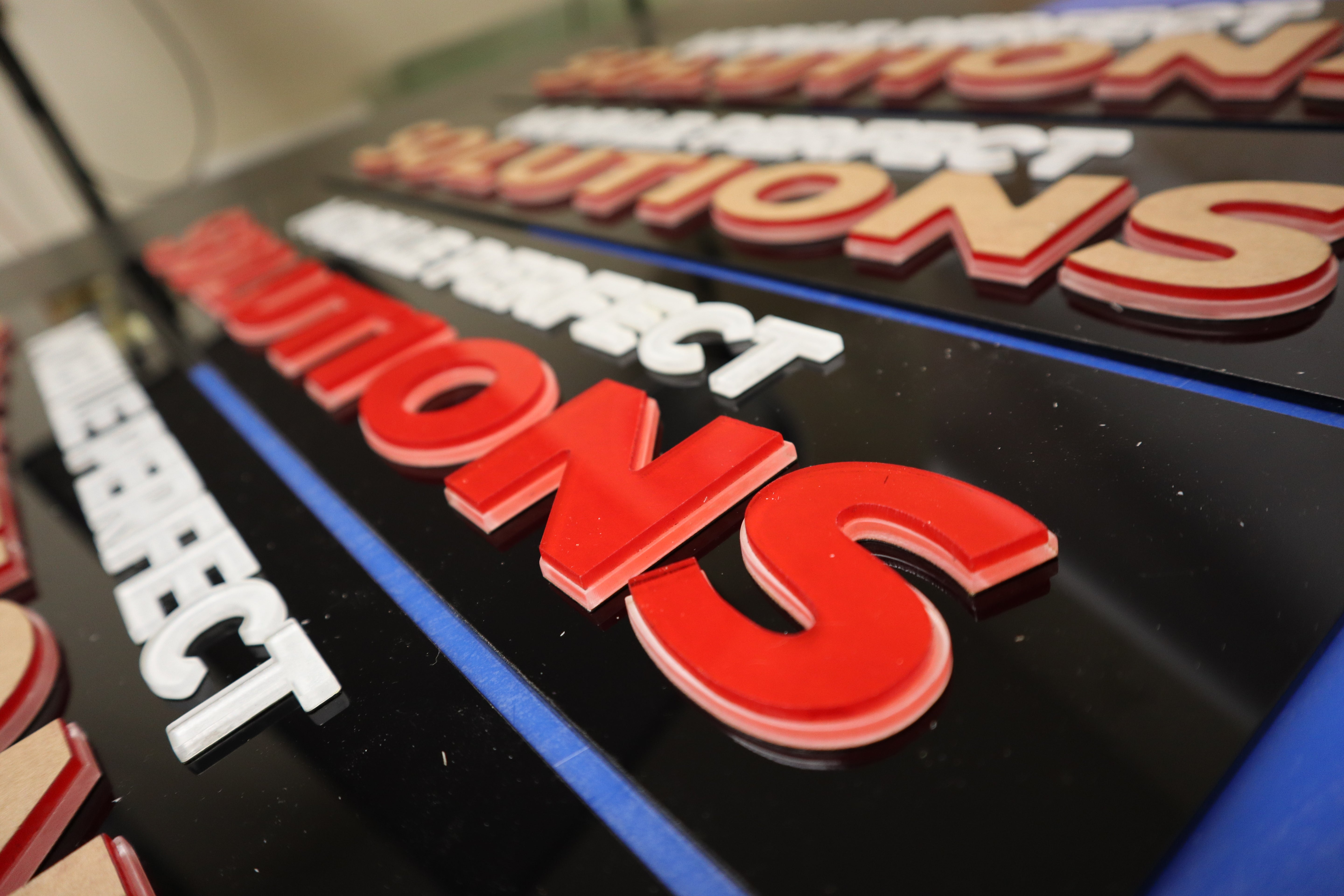 Custom Valeting Show Plate – Double Layer White & Red Text on Black LB60